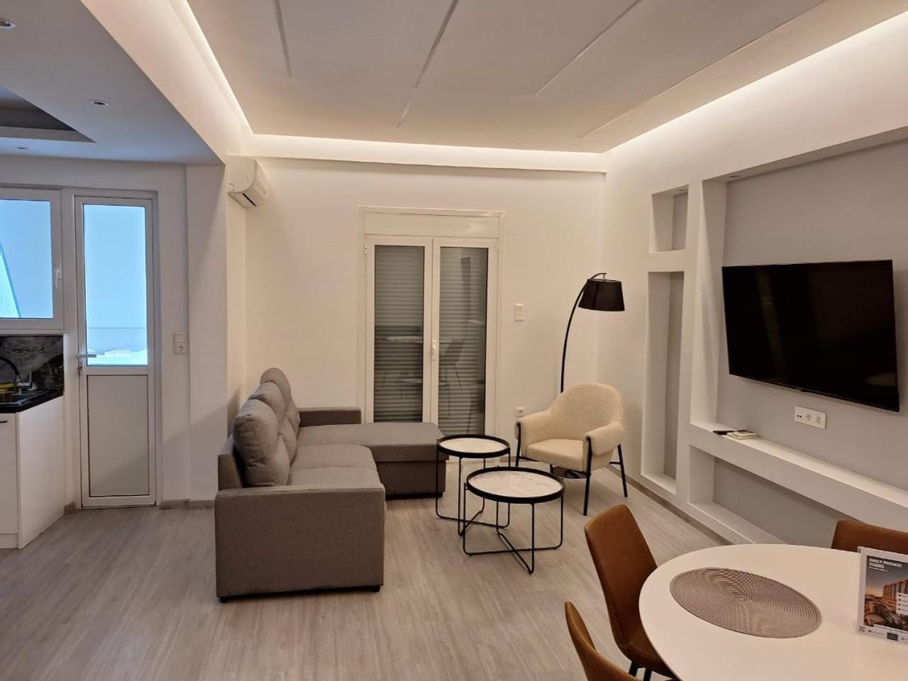 Stay Now, 600M From Acropolis Athens Luaran gambar