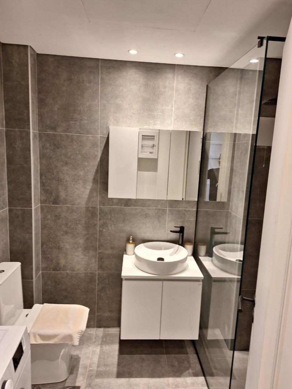 Stay Now, 600M From Acropolis Athens Luaran gambar