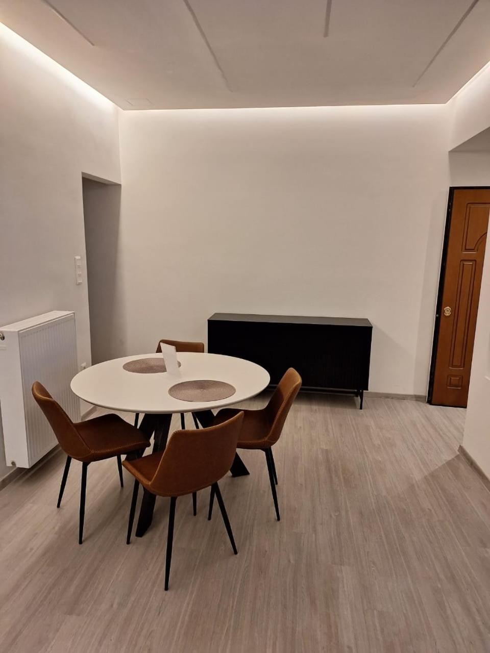 Stay Now, 600M From Acropolis Athens Luaran gambar
